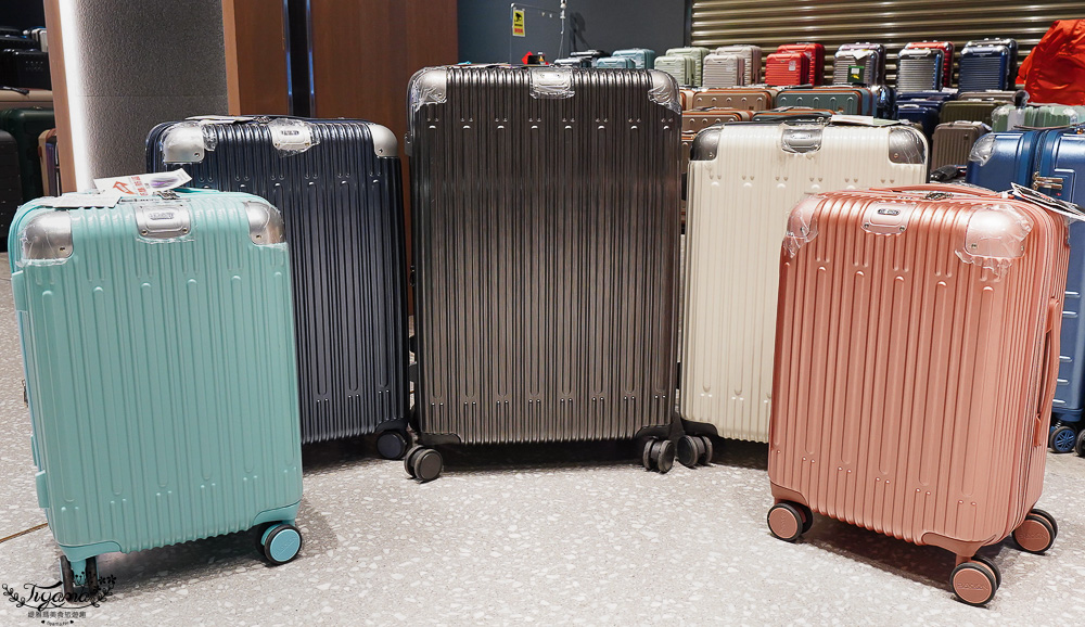嘉義行李箱特賣會「加賀屋行李箱特賣會」，各品牌行李箱現場一次看，上掀式行李箱、對開式行李箱、雙開式行李箱、胖胖箱、布料行李箱、登機箱，限量特惠行李箱只要990元起，一年保固、終身保修！！ @緹雅瑪 美食旅遊趣