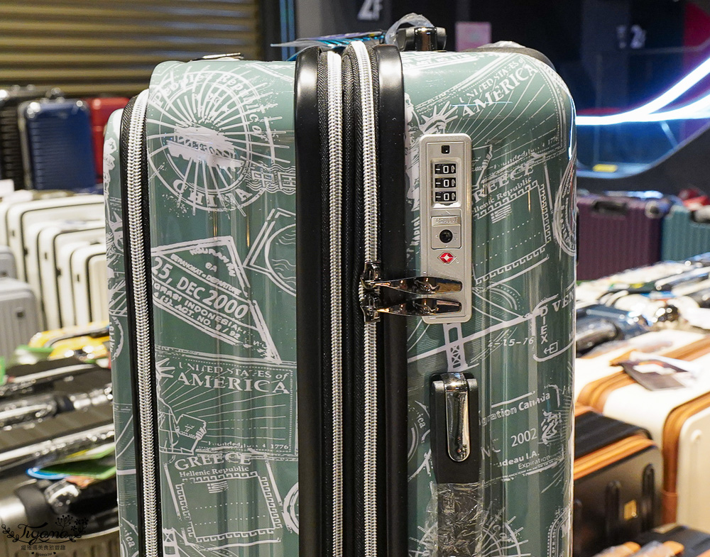 嘉義行李箱特賣會「加賀屋行李箱特賣會」，各品牌行李箱現場一次看，上掀式行李箱、對開式行李箱、雙開式行李箱、胖胖箱、布料行李箱、登機箱，限量特惠行李箱只要990元起，一年保固、終身保修！！ @緹雅瑪 美食旅遊趣