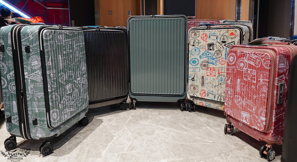 嘉義行李箱特賣會「加賀屋行李箱特賣會」，各品牌行李箱現場一次看，上掀式行李箱、對開式行李箱、雙開式行李箱、胖胖箱、布料行李箱、登機箱，限量特惠行李箱只要990元起，一年保固、終身保修！！ @緹雅瑪 美食旅遊趣