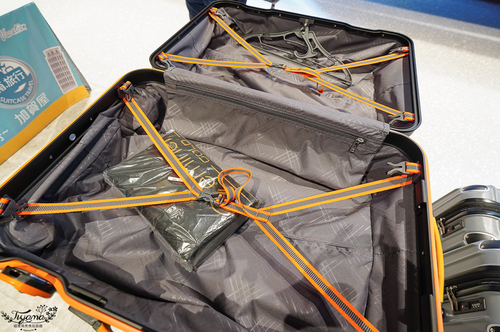 嘉義行李箱特賣會「加賀屋行李箱特賣會」，各品牌行李箱現場一次看，上掀式行李箱、對開式行李箱、雙開式行李箱、胖胖箱、布料行李箱、登機箱，限量特惠行李箱只要990元起，一年保固、終身保修！！ @緹雅瑪 美食旅遊趣