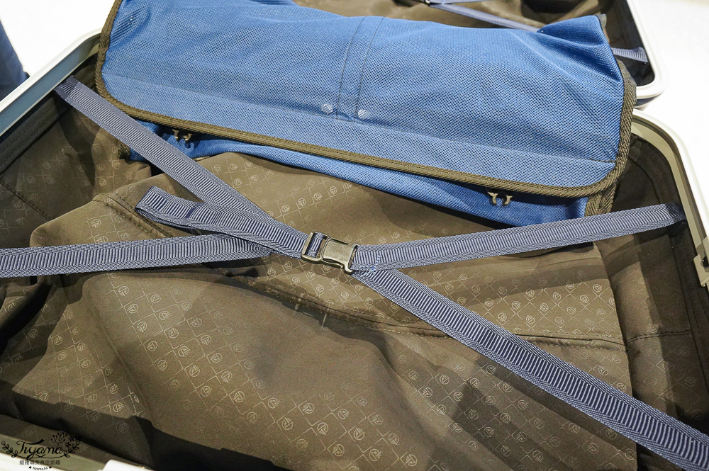 嘉義行李箱特賣會「加賀屋行李箱特賣會」，各品牌行李箱現場一次看，上掀式行李箱、對開式行李箱、雙開式行李箱、胖胖箱、布料行李箱、登機箱，限量特惠行李箱只要990元起，一年保固、終身保修！！ @緹雅瑪 美食旅遊趣