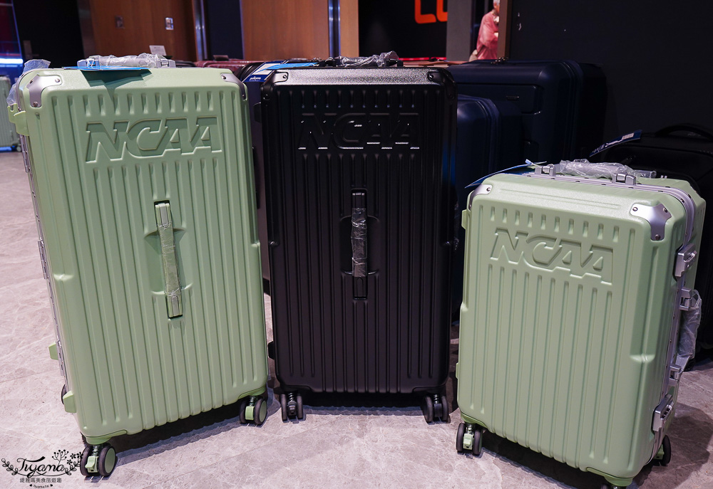嘉義行李箱特賣會「加賀屋行李箱特賣會」，各品牌行李箱現場一次看，上掀式行李箱、對開式行李箱、雙開式行李箱、胖胖箱、布料行李箱、登機箱，限量特惠行李箱只要990元起，一年保固、終身保修！！ @緹雅瑪 美食旅遊趣