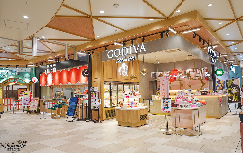 福岡購物景點「LaLaport 福岡」三井購物中心好逛好吃好買一次滿足！！第一天就先來買好衣服 @緹雅瑪 美食旅遊趣