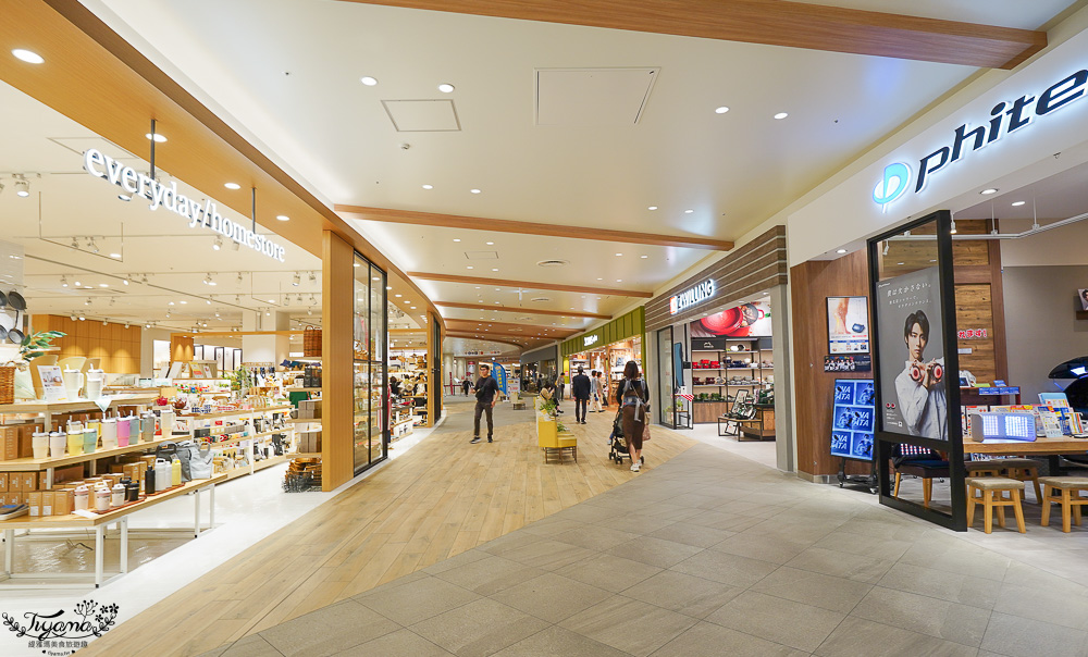 福岡購物景點「LaLaport 福岡」三井購物中心好逛好吃好買一次滿足！！第一天就先來買好衣服 @緹雅瑪 美食旅遊趣