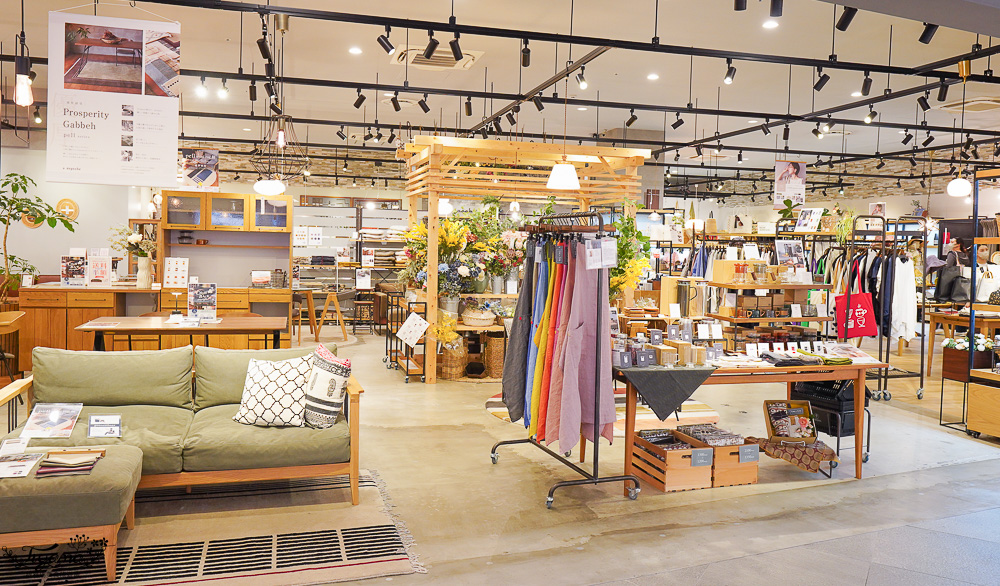 福岡購物景點「LaLaport 福岡」三井購物中心好逛好吃好買一次滿足！！第一天就先來買好衣服 @緹雅瑪 美食旅遊趣