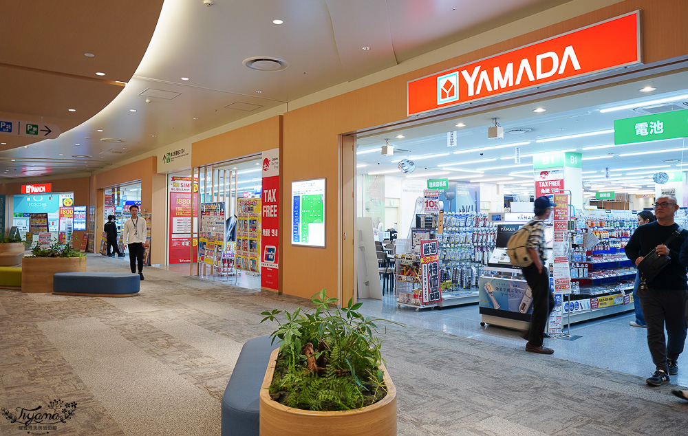 福岡購物景點「LaLaport 福岡」三井購物中心好逛好吃好買一次滿足！！第一天就先來買好衣服 @緹雅瑪 美食旅遊趣