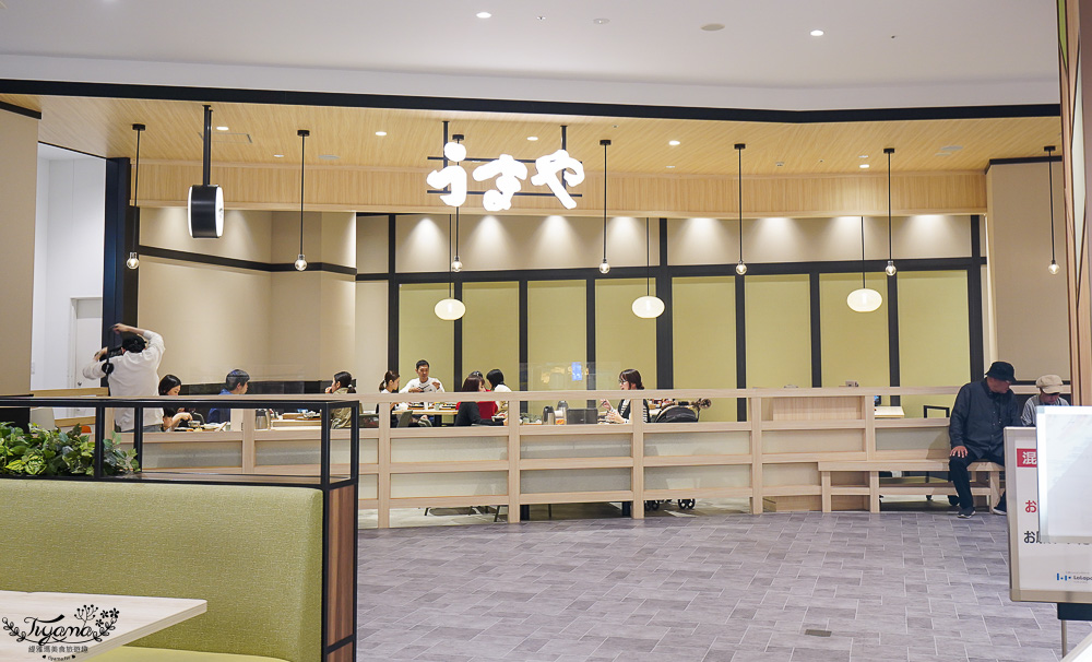 福岡購物景點「LaLaport 福岡」三井購物中心好逛好吃好買一次滿足！！第一天就先來買好衣服 @緹雅瑪 美食旅遊趣