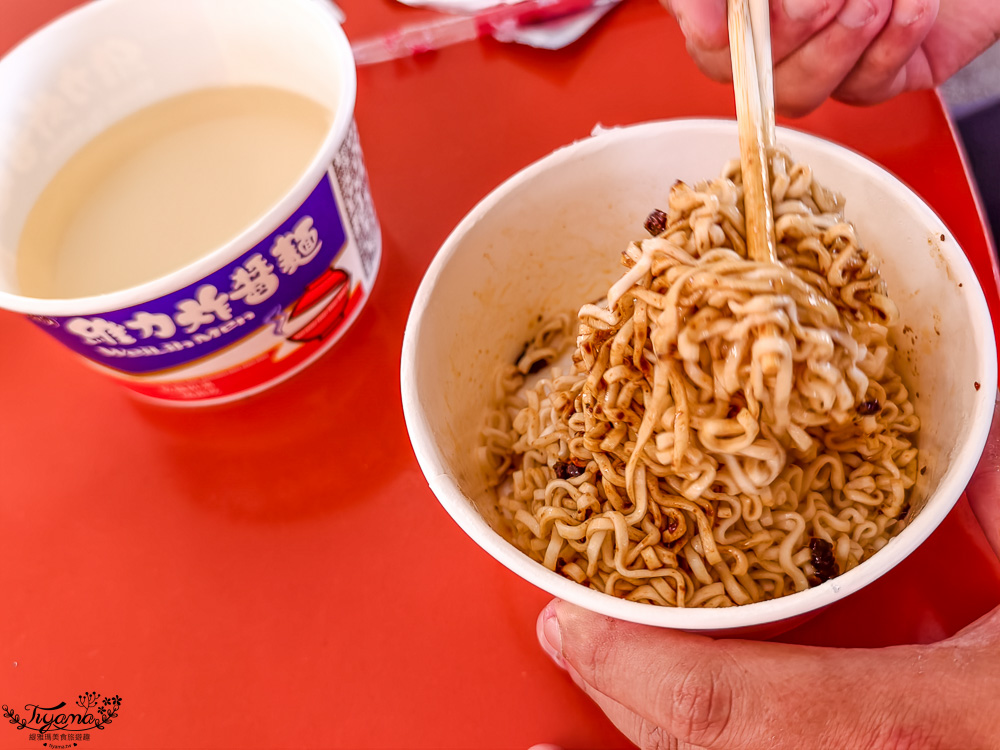 宜蘭泡麵土地公廟「頭城玄德宮(泡麵土地公)」土地公免費請你吃泡麵 @緹雅瑪 美食旅遊趣 宜蘭泡麵土地公廟「頭城玄德宮(泡麵土地公)」土地公免費請你吃泡麵 @緹雅瑪 美食旅遊趣