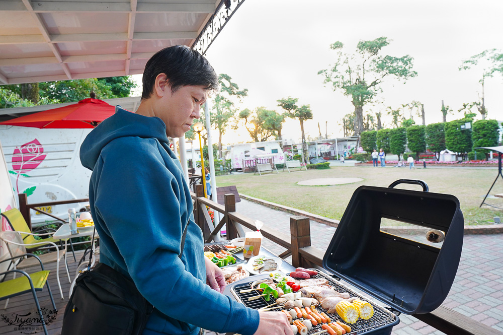 嘉義露營車推薦｜詩情花園度假村 1泊2食：BBQ烤肉火鍋晚餐、煙火晚會、魔術表演、放天燈、手工比薩DIY @緹雅瑪 美食旅遊趣