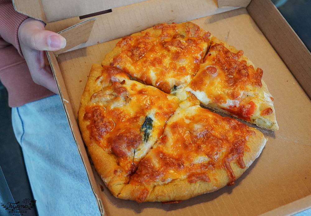 嘉義露營車推薦｜詩情花園度假村 1泊2食：BBQ烤肉火鍋晚餐、煙火晚會、魔術表演、放天燈、手工比薩DIY @緹雅瑪 美食旅遊趣