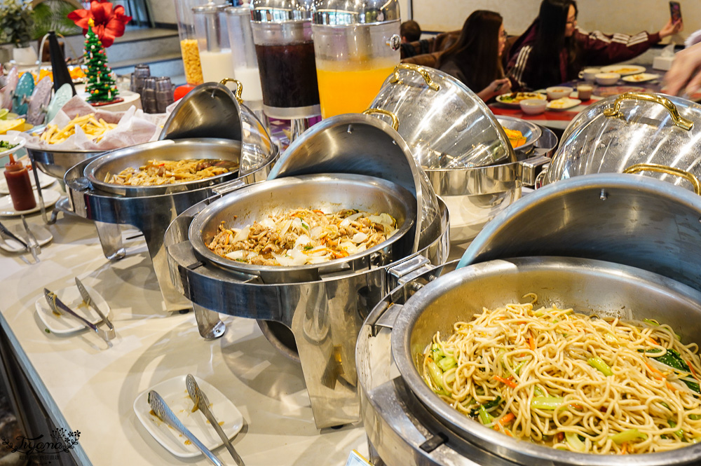 嘉義露營車推薦｜詩情花園度假村 1泊2食：BBQ烤肉火鍋晚餐、煙火晚會、魔術表演、放天燈、手工比薩DIY @緹雅瑪 美食旅遊趣