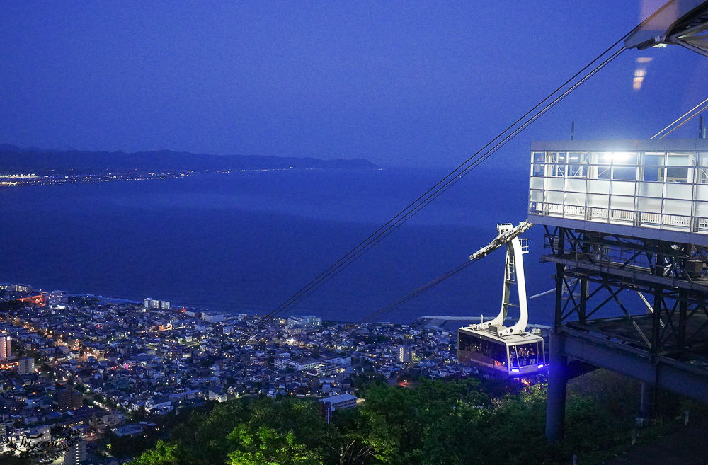 函館夜景｜函館山展望台｜函館山纜車：函館必遊米其林推薦三星景點，超人氣北海道三大夜景之一 @緹雅瑪 美食旅遊趣