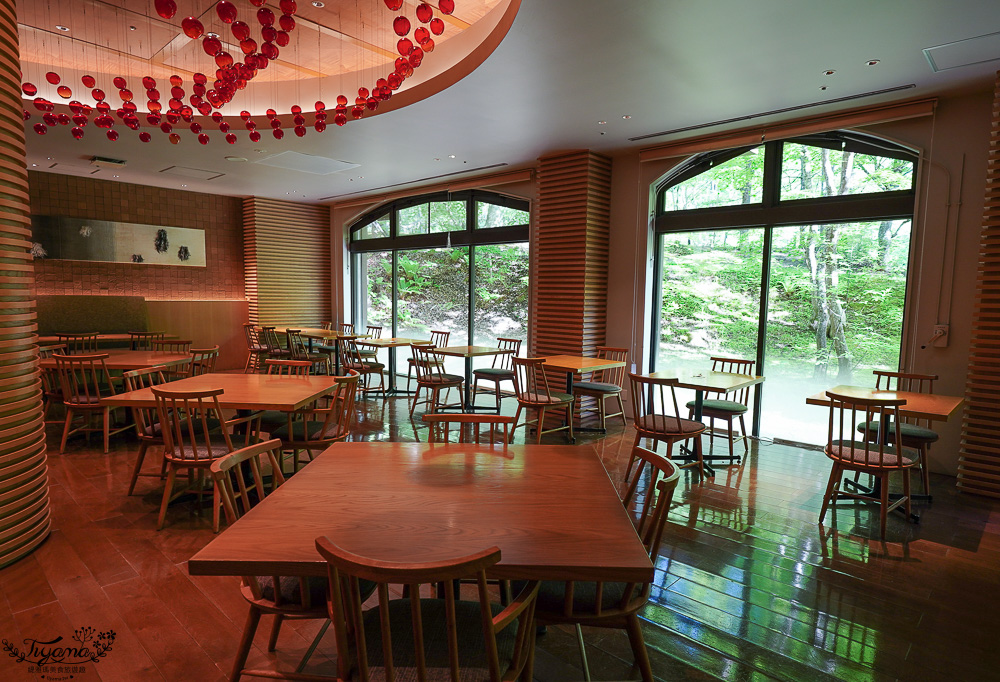 星野集團 奧入瀨溪流飯店「青森蘋果廚房」海鮮鐵板燒、現切牛肉、青森蘋果酥皮派、DIY海鮮丼、3款頂級青森蘋果汁，自助晚餐價格、必吃推薦 @緹雅瑪 美食旅遊趣