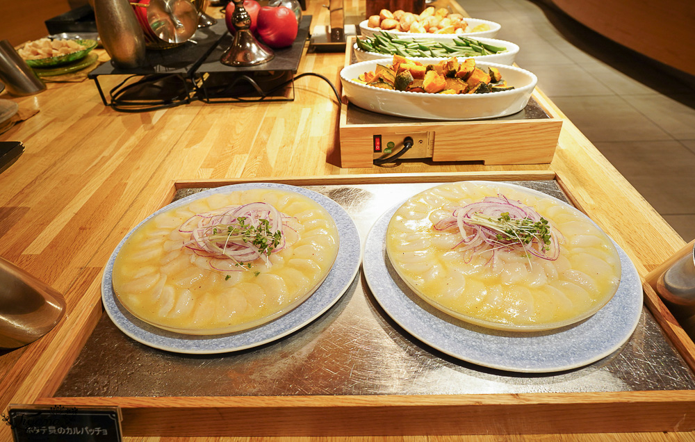 星野集團 奧入瀨溪流飯店「青森蘋果廚房」海鮮鐵板燒、現切牛肉、青森蘋果酥皮派、DIY海鮮丼、3款頂級青森蘋果汁，自助晚餐價格、必吃推薦 @緹雅瑪 美食旅遊趣