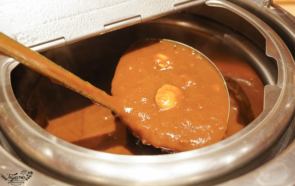 星野集團 奧入瀨溪流飯店「青森蘋果廚房」海鮮鐵板燒、現切牛肉、青森蘋果酥皮派、DIY海鮮丼、3款頂級青森蘋果汁，自助晚餐價格、必吃推薦 @緹雅瑪 美食旅遊趣