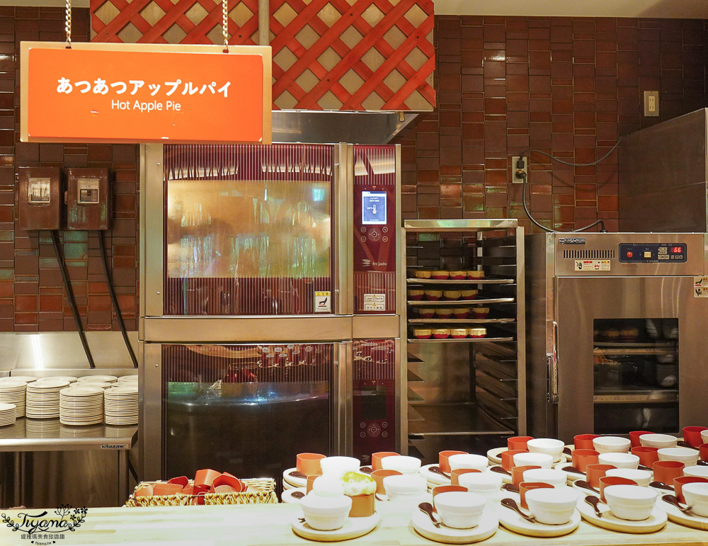 星野集團 奧入瀨溪流飯店「青森蘋果廚房」海鮮鐵板燒、現切牛肉、青森蘋果酥皮派、DIY海鮮丼、3款頂級青森蘋果汁，自助晚餐價格、必吃推薦 @緹雅瑪 美食旅遊趣