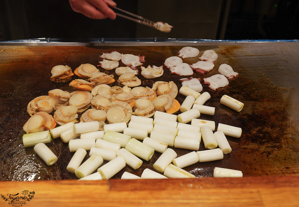 星野集團 奧入瀨溪流飯店「青森蘋果廚房」海鮮鐵板燒、現切牛肉、青森蘋果酥皮派、DIY海鮮丼、3款頂級青森蘋果汁，自助晚餐價格、必吃推薦 @緹雅瑪 美食旅遊趣
