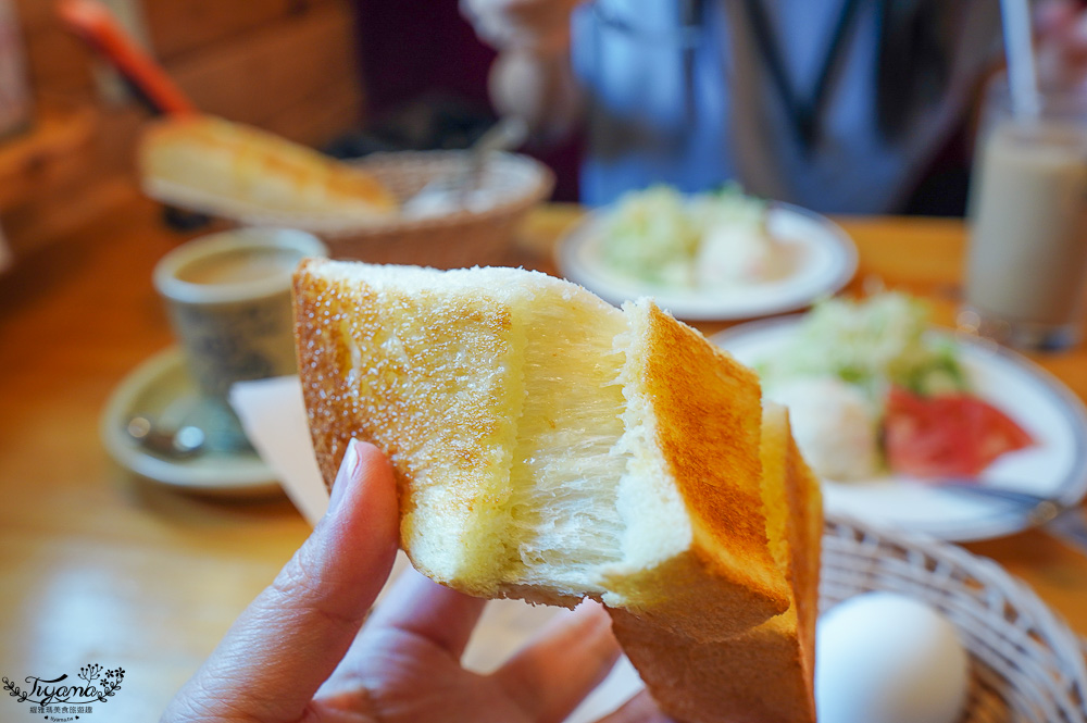 函館美食｜客美多咖啡 函館港濱店：金森紅磚倉庫旁，點咖啡送免費吐司的優雅平價早餐！ @緹雅瑪 美食旅遊趣