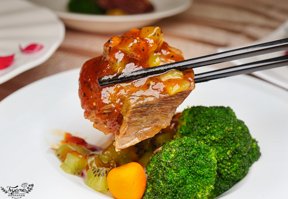 高雄美食|福容大飯店 高雄「寶島水果餐」:全新味蕾饗案,高雄福容2樓「福園中餐廳」精湛創創意水果料理 @緹雅瑪 美食旅遊趣 高雄美食|福容大飯店 高雄「寶島水果餐」:全新味蕾饗案,高雄福容2樓「福園中餐廳」精湛創創意水果料理 @緹雅瑪 美食旅遊趣