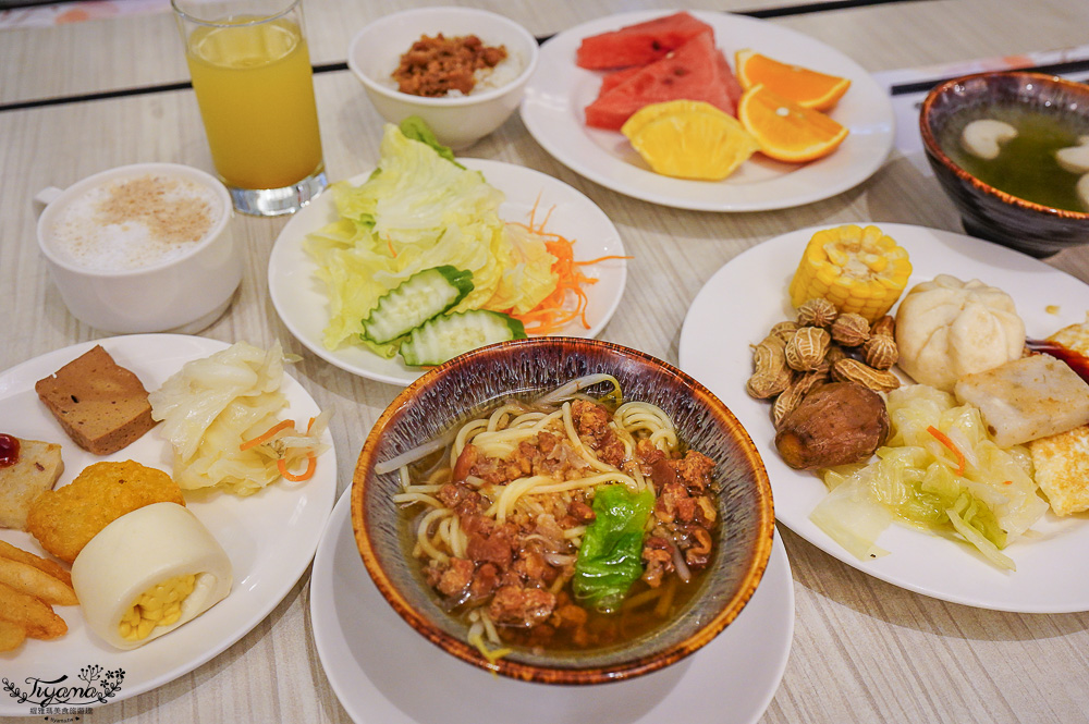 福容飯店北高雙城專案!福容大飯店 高雄:超萌「壽山動物園主題房」,晚上搭高雄愛之船,隔天玩壽山動物園 @緹雅瑪 美食旅遊趣 福容飯店北高雙城專案!福容大飯店 高雄:超萌「壽山動物園主題房」,晚上搭高雄愛之船,隔天玩壽山動物園 @緹雅瑪 美食旅遊趣