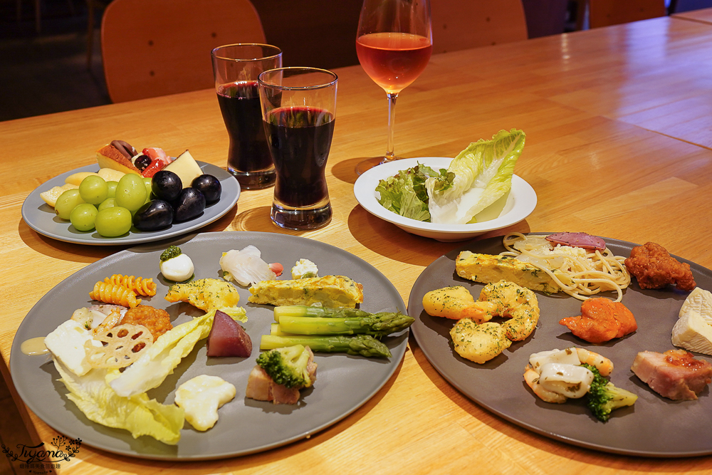 星野集團 RISONARE 山梨八岳|YYgrill 晚餐「鐵板燒烤主餐 + 自助餐料理」吃得到山梨麝香葡萄,兒童專屬餐台開箱!! @緹雅瑪 美食旅遊趣 星野集團 RISONARE 山梨八岳|YYgrill 晚餐「鐵板燒烤主餐 + 自助餐料理」吃得到山梨麝香葡萄,兒童專屬餐台開箱!! @緹雅瑪 美食旅遊趣