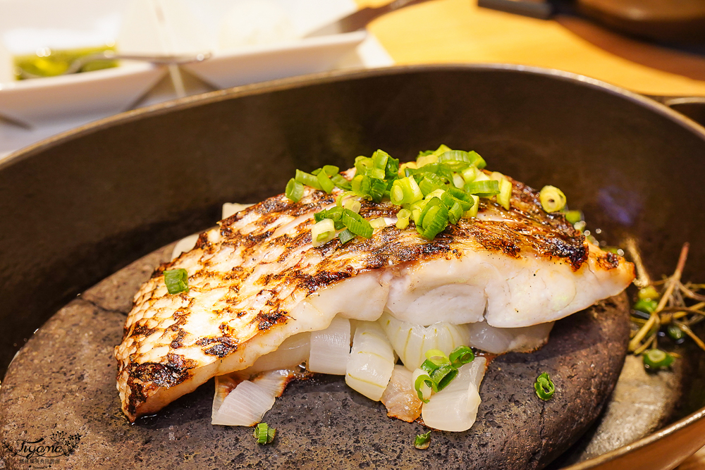 星野集團 RISONARE 山梨八岳｜YYgrill 晚餐「鐵板燒烤主餐 + 自助餐料理」吃得到山梨麝香葡萄，兒童專屬餐台開箱！！ @緹雅瑪 美食旅遊趣