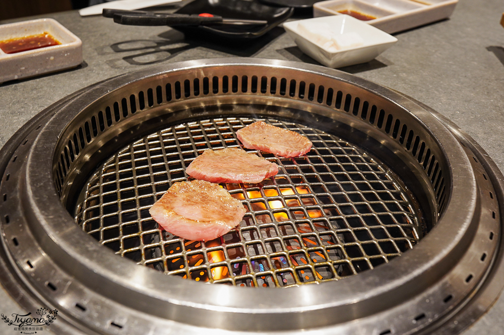 河口湖燒肉｜和牛 甲斐離宮：國產牛黑毛牛拼盤、A5燒肉，富士急樂園旁燒肉店！！ @緹雅瑪 美食旅遊趣
