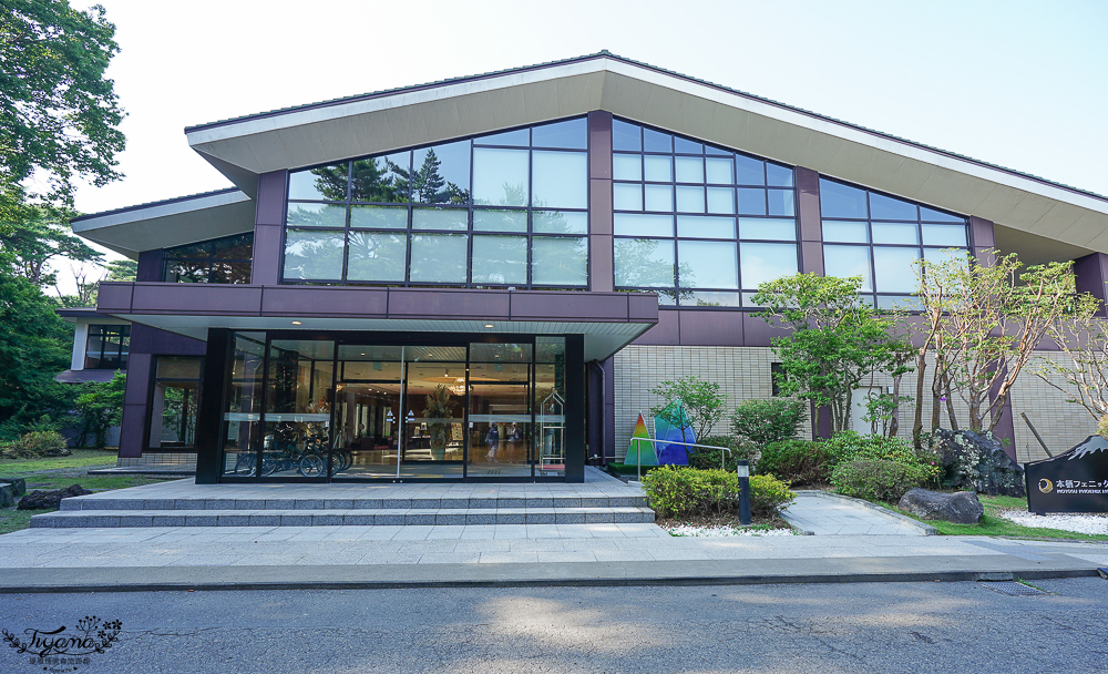 富士山本栖湖住宿》本栖鳳凰飯店｜本棲鳳凰飯店：一泊二食長腳蟹自助晚餐，餐廳就有富士山美景！！ @緹雅瑪 美食旅遊趣
