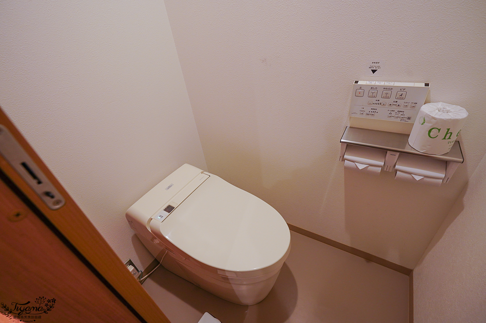 富士山本栖湖住宿》本栖鳳凰飯店｜本棲鳳凰飯店：一泊二食長腳蟹自助晚餐，餐廳就有富士山美景！！ @緹雅瑪 美食旅遊趣