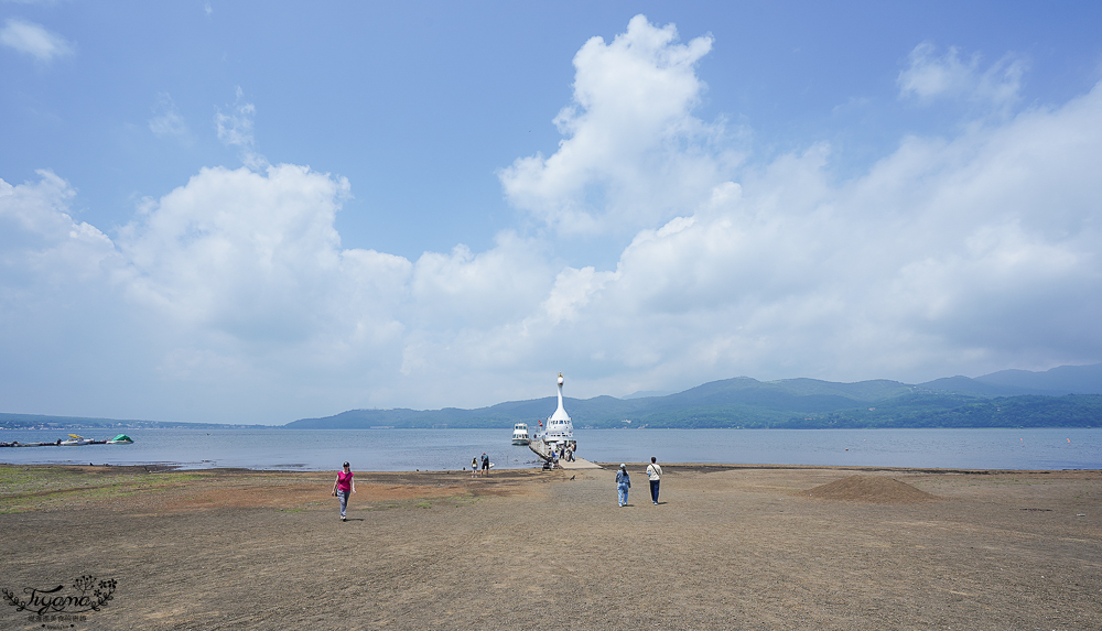 【富士山河口湖週邊景色】山中湖遊覽船&ldquo;天鵝湖&rdquo;：餵天鵝、搭純白天鵝造型船遊湖、森林驛站旭日丘巴士站 @緹雅瑪 美食旅遊趣