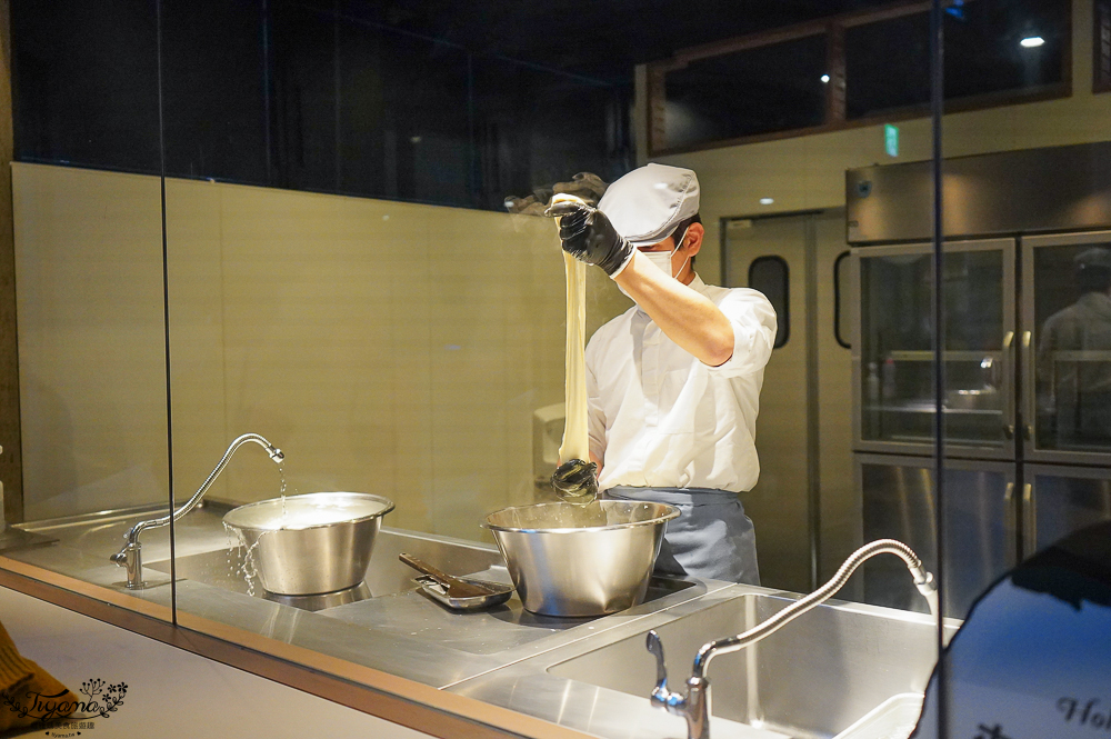 北海道夢幻餐廳！星野TOMAMU度假村「森林餐廳」超人氣森林系自助晚餐，星野農場起司窯烤比薩、現烤牛排、生魚片、星野農場鮮奶霜淇淋 @緹雅瑪 美食旅遊趣