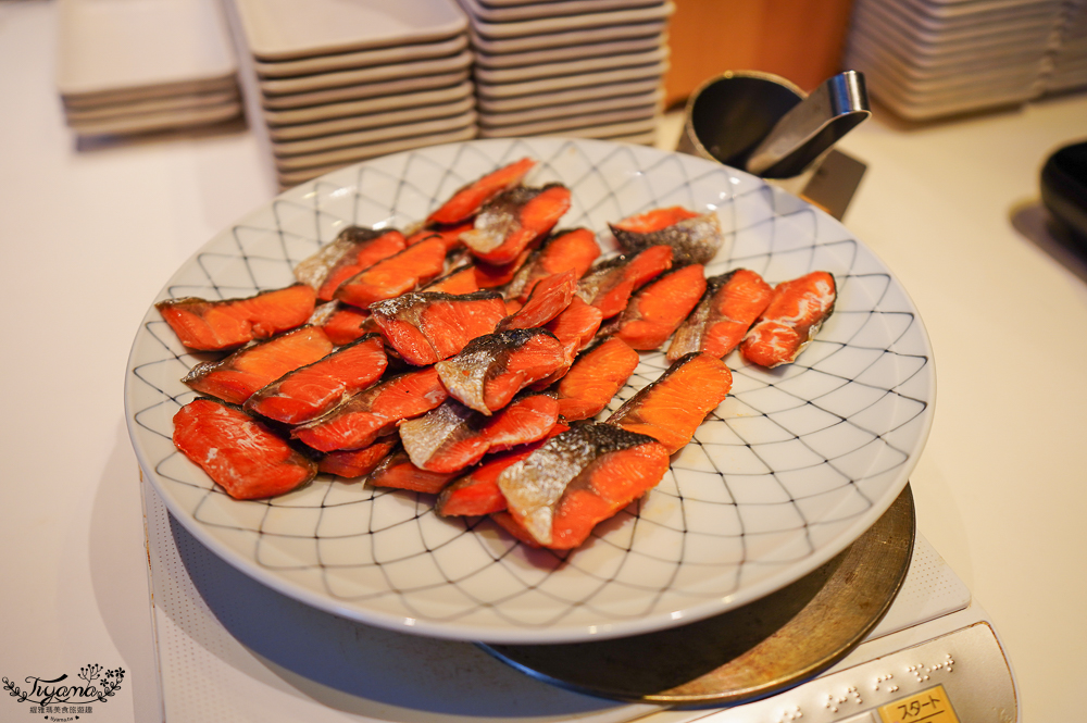 【北海道美食】星野 TOMAMU 度假村 hal 餐廳早餐：必吃白山葵鮭魚親子丼、現煎法國吐司！ @緹雅瑪 美食旅遊趣