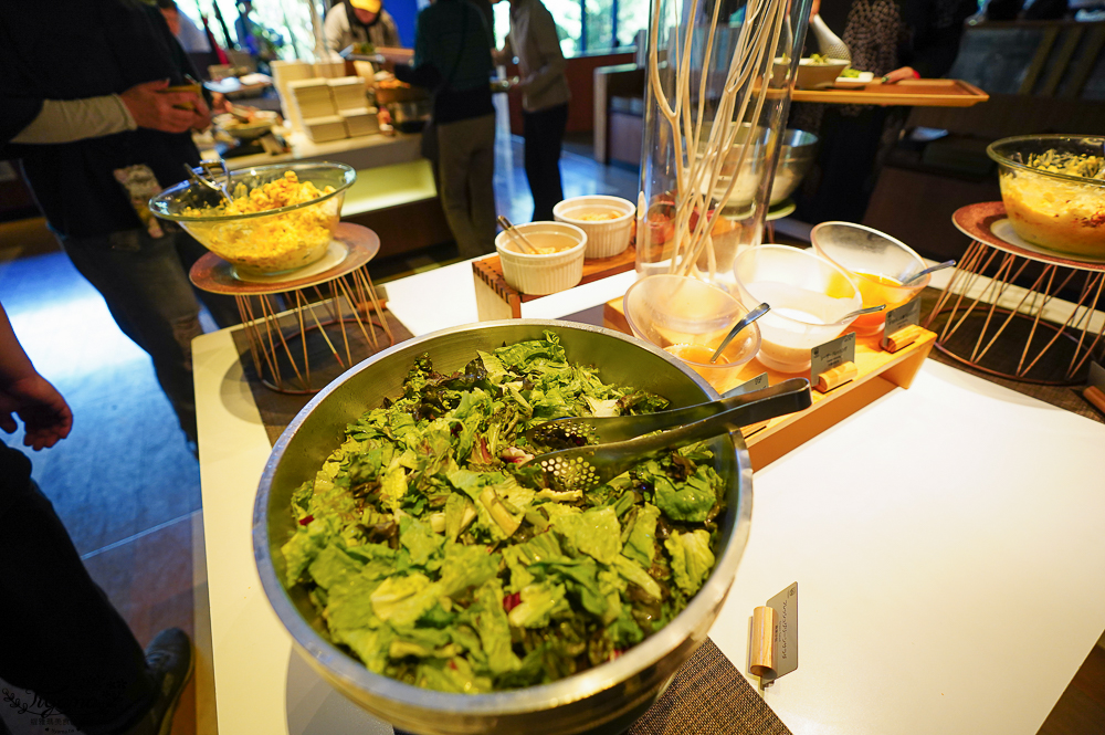 【北海道美食】星野 TOMAMU 度假村 hal 餐廳早餐：必吃白山葵鮭魚親子丼、現煎法國吐司！ @緹雅瑪 美食旅遊趣