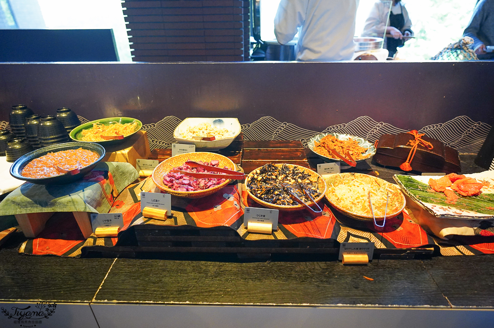 【北海道美食】星野 TOMAMU 度假村 hal 餐廳早餐：必吃白山葵鮭魚親子丼、現煎法國吐司！ @緹雅瑪 美食旅遊趣