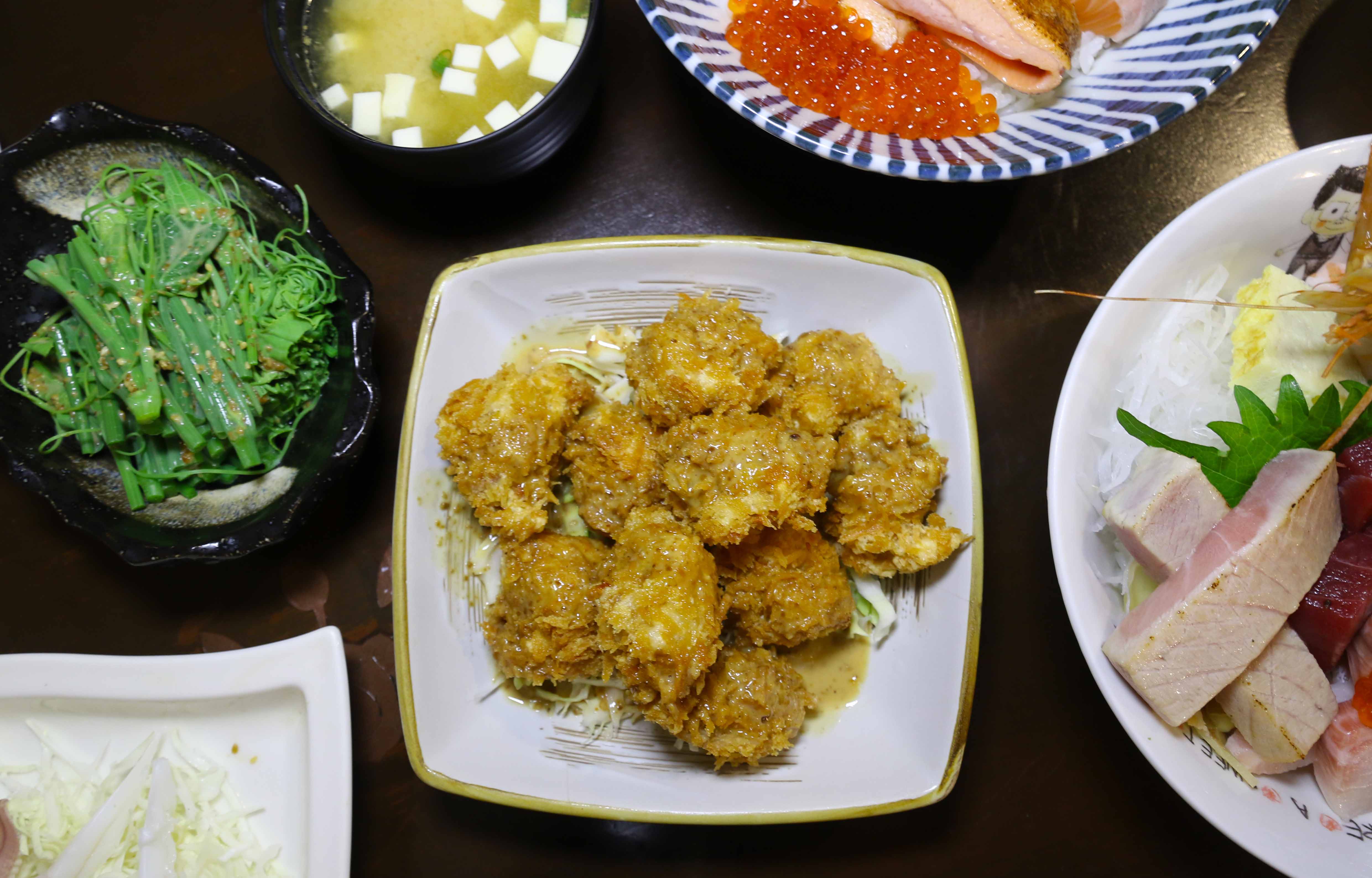 台北小巨蛋美食|畔の食堂：丼飯交響四部曲「特上豪華丼」&#038;「鮭魚三重奏」 @緹雅瑪 美食旅遊趣