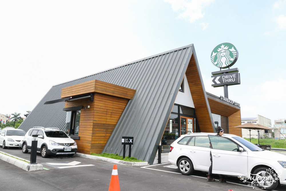 嘉義星巴克教堂|全台最美starbucks，IG打卡熱門景點 @緹雅瑪 美食旅遊趣