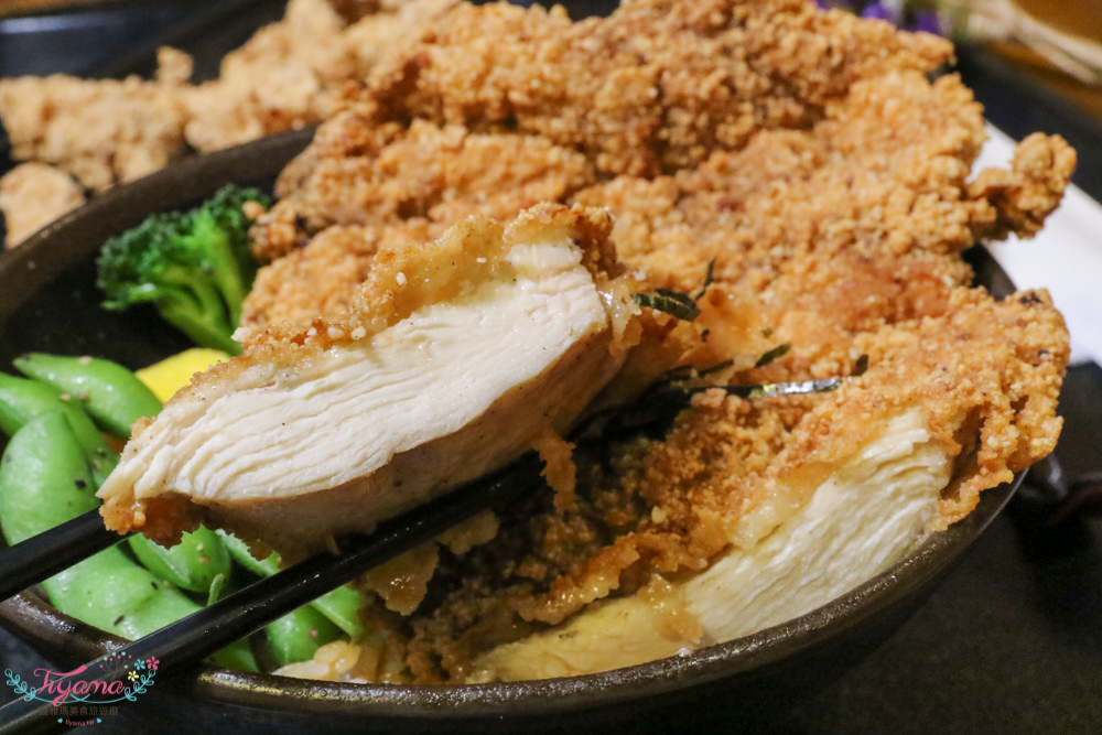 去啃 Chicken 職人炸物|高雄左營新光店：炸去啃 TAKAO巨無霸雞排丼飯 、懷石厚切鰻魚丼飯 @緹雅瑪 美食旅遊趣