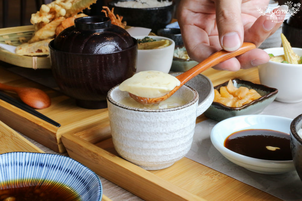 嘉義美食推薦|初曉 江戶天麩羅專賣 嘉義店：道地日式酥脆天婦羅|宇治金時|初曉抹香鬆餅 @緹雅瑪 美食旅遊趣