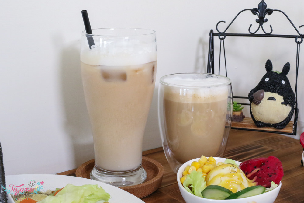 台南早午餐推薦|金色小屋比利時創意鬆餅 安平店：健康美味輕食「養生竹炭鬆餅」|安平店限定 @緹雅瑪 美食旅遊趣