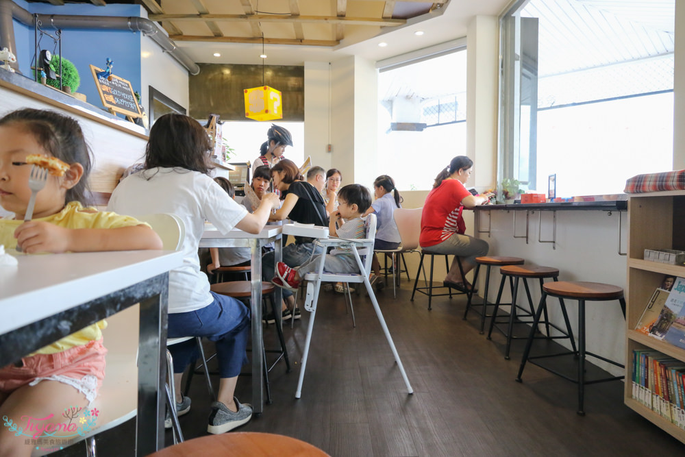 台南早午餐推薦|金色小屋比利時創意鬆餅 安平店：健康美味輕食「養生竹炭鬆餅」|安平店限定 @緹雅瑪 美食旅遊趣