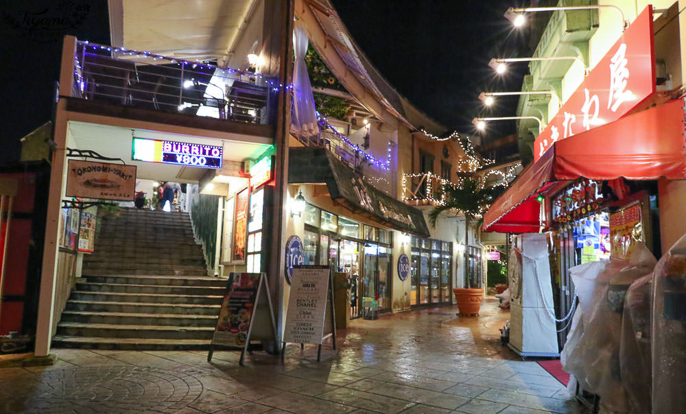 沖繩美國村，吃完晚餐夜遊美國村，買藥妝、衣服，shopping去！ @緹雅瑪 美食旅遊趣