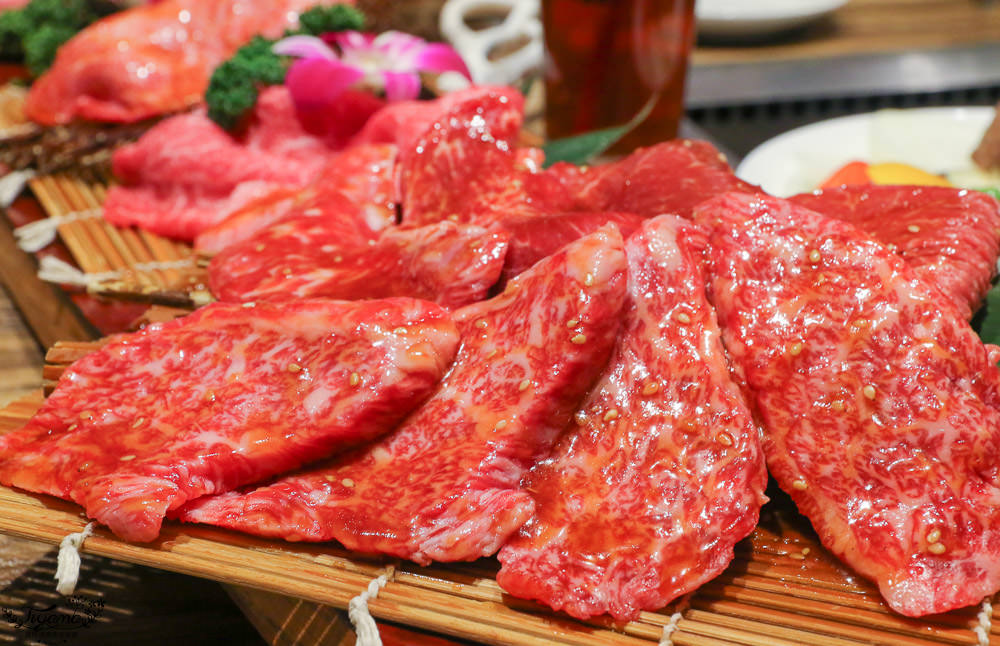 東京燒肉.我的燒肉|俺の焼肉 銀座四丁目，A5黑毛和牛「豪華大船全牛拼盤」 @緹雅瑪 美食旅遊趣