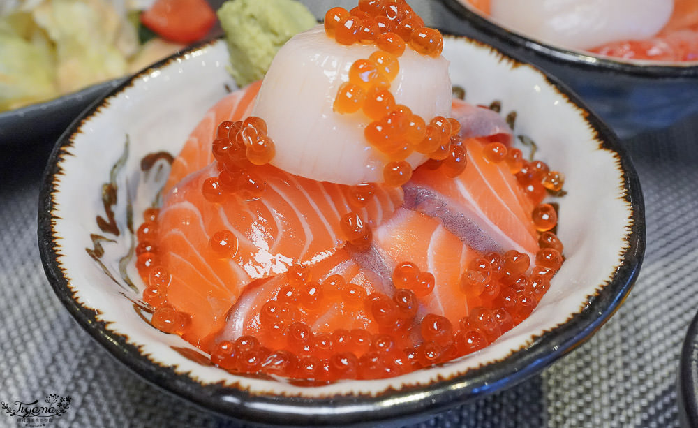 八十八丼|高雄日式料理，多達42道精緻丼飯套餐，超浮誇干貝親子丼！！ @緹雅瑪 美食旅遊趣