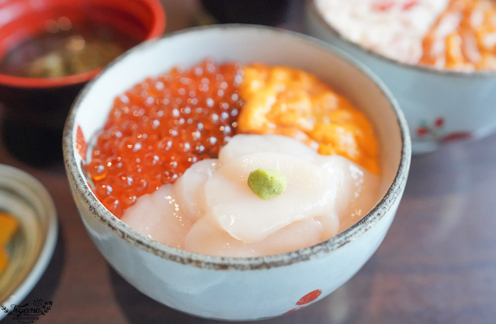 北海道美食|函館海膽丼海鮮丼，きくよ食堂 Bay Area店，持堅炭火燒烤的在地知名老店 @緹雅瑪 美食旅遊趣