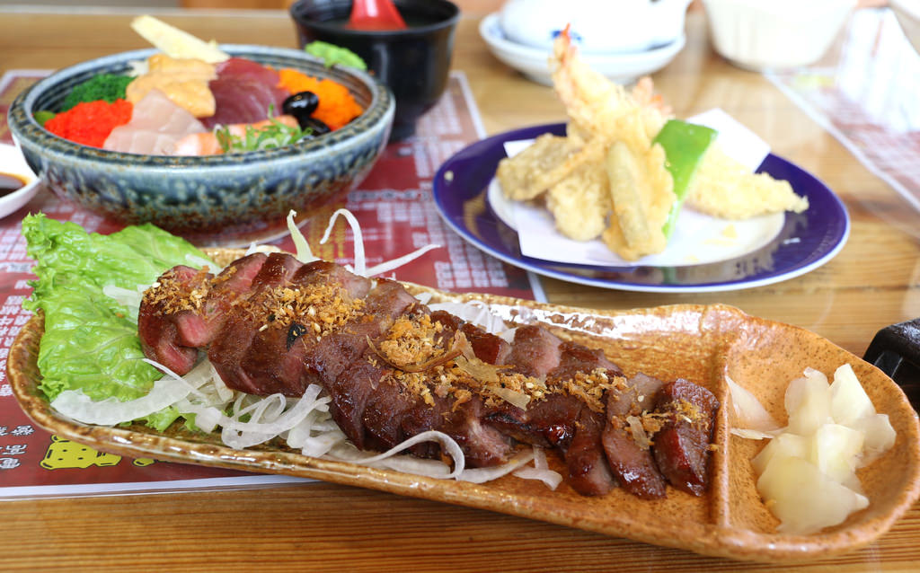 【高雄.鳳山區】蒲田和食料理。日本料理：刺身∣壽司∣生魚握∣丼飯∣手捲∣揚物∣燒物∣冷物沙拉，平價滿足吃飽飽 @緹雅瑪 美食旅遊趣