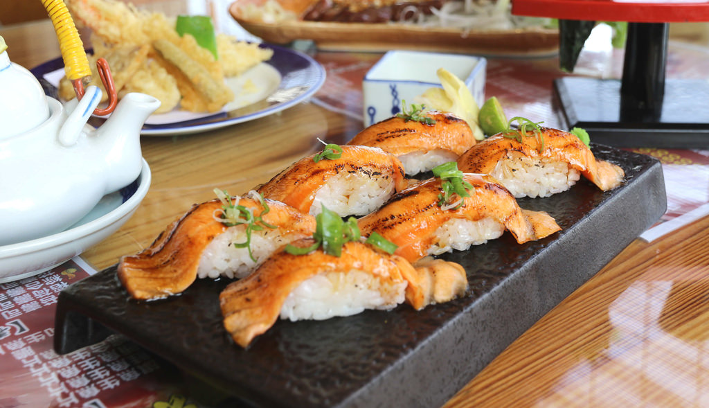 【高雄.鳳山區】蒲田和食料理。日本料理：刺身∣壽司∣生魚握∣丼飯∣手捲∣揚物∣燒物∣冷物沙拉，平價滿足吃飽飽 @緹雅瑪 美食旅遊趣