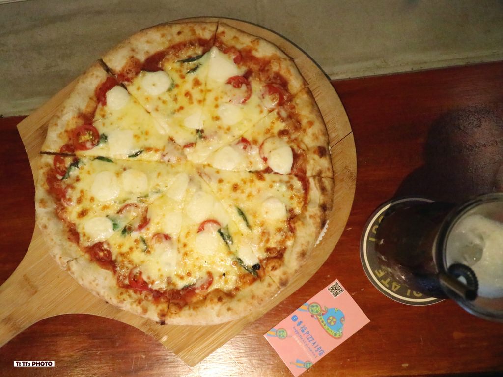 【嘉義.東區】幸福Pizza１號店．柴燒窯烤披薩：「嘉義在地青年」從餐車到店面的平價幸福好味道！！ @緹雅瑪 美食旅遊趣