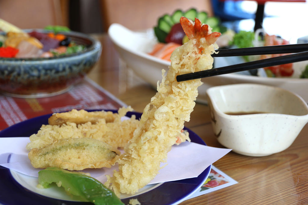 【高雄.鳳山區】蒲田和食料理。日本料理：刺身∣壽司∣生魚握∣丼飯∣手捲∣揚物∣燒物∣冷物沙拉，平價滿足吃飽飽 @緹雅瑪 美食旅遊趣