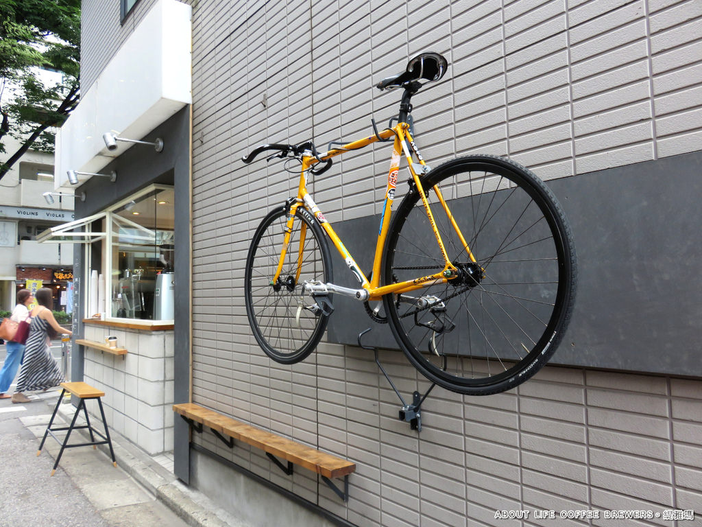 【東京.涉谷】ABOUT LIFE COFFEE BREWERS。生活咖啡釀酒人：咖啡人不能錯過的「立食咖啡館」，獨門手沖方式讓人驚艷 @緹雅瑪 美食旅遊趣