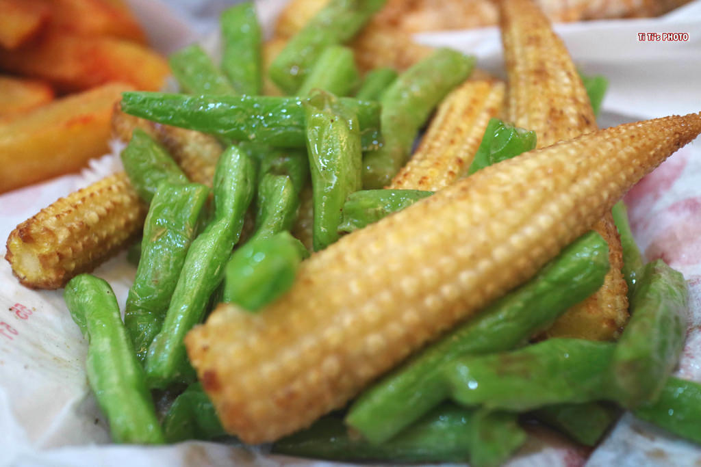 【台南.中西區】食香客雞會站雞排茶飲。台南北門總店：火烤香雞排.科學麵脆皮雞排.脆皮雞排，飲品配雞排折價5元唷！ @緹雅瑪 美食旅遊趣